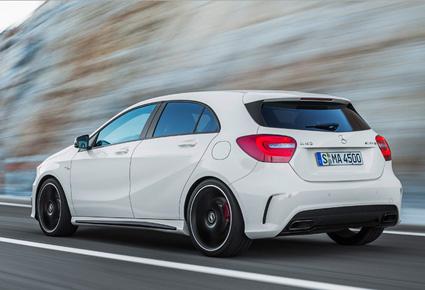 مرسيدس بينز تطلق A45 AMG كوبيه الجديدة